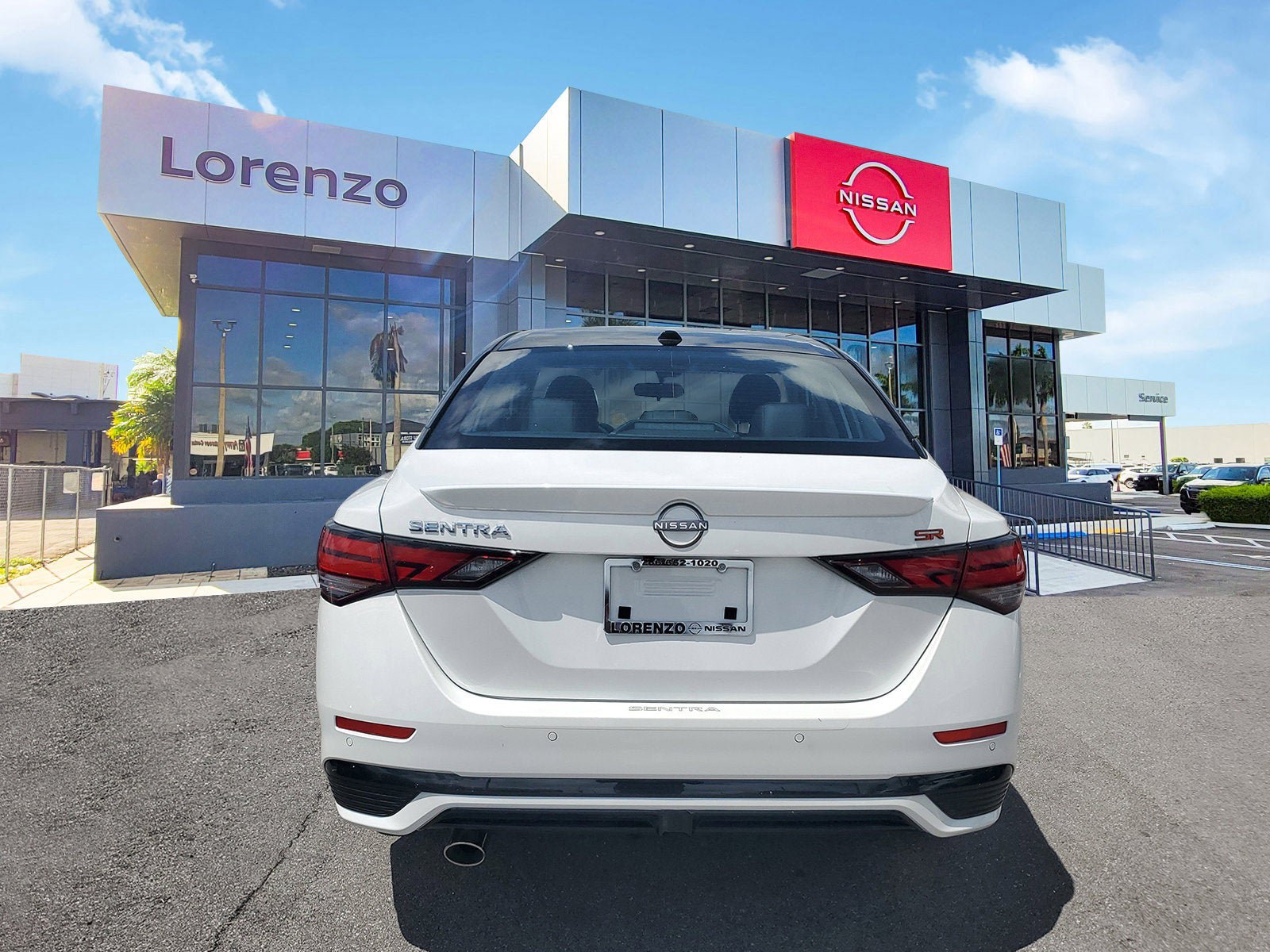 New 2025 Nissan Sentra SR w/ SR Premium Package FWD image 5