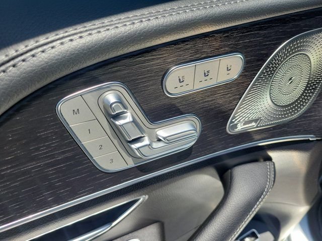Used 2025 Mercedes-Benz GLS 450 4MATIC image 18