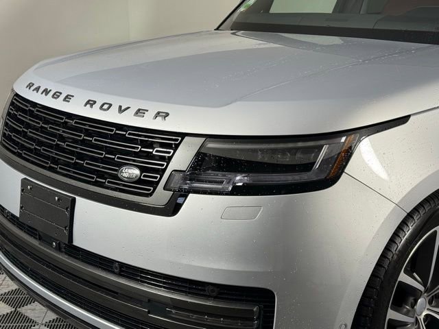 New 2025 Land Rover Range Rover SE image 12