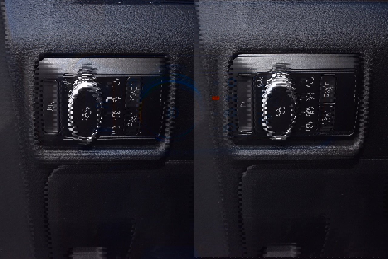 Used 2022 Ford Explorer Limited w/ Limited Technology Package image 33