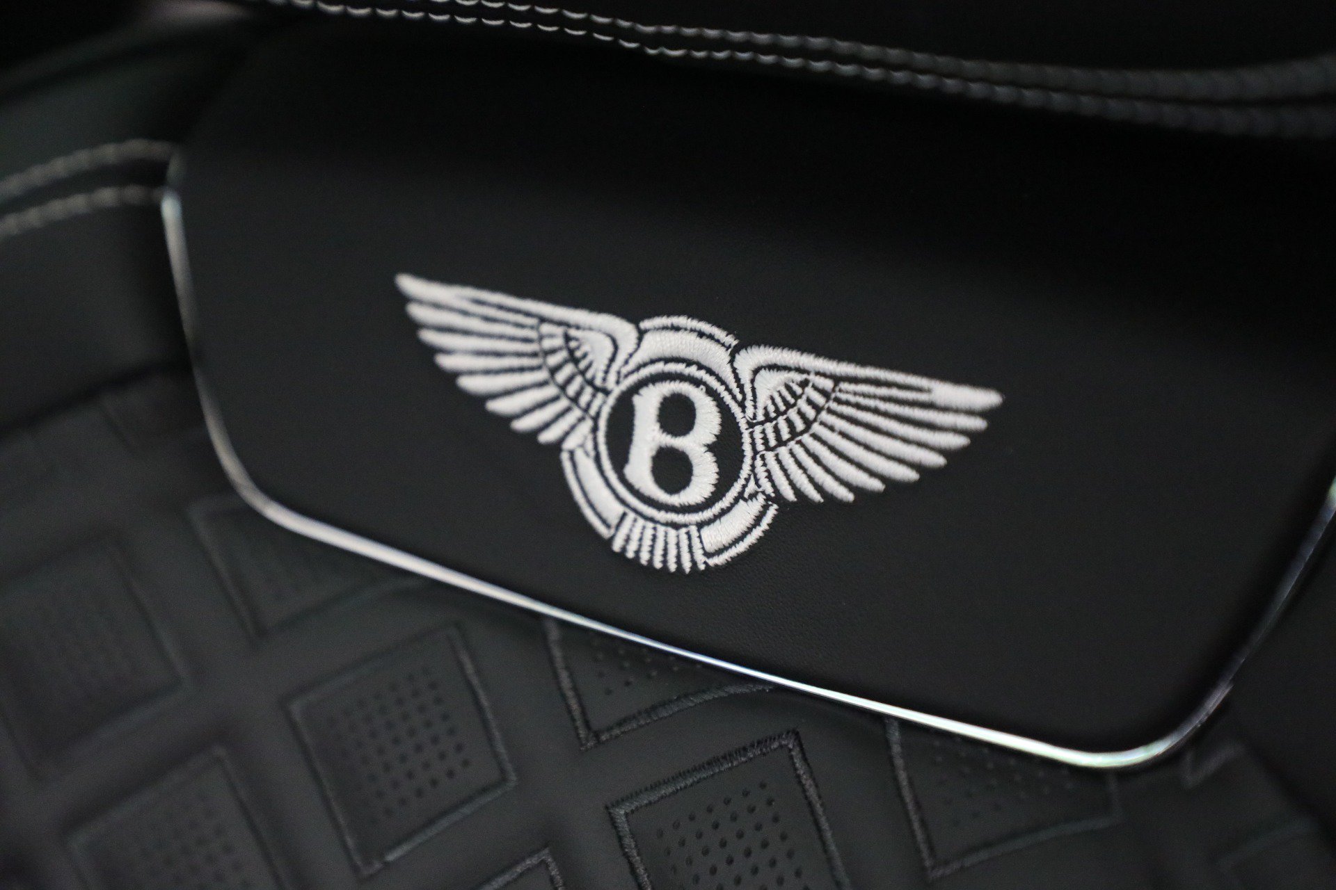 Certified 2022 Bentley Flying Spur W12 AWD/4WD image 33