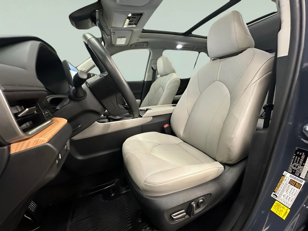 Used 2024 Toyota Grand Highlander XLE image 23