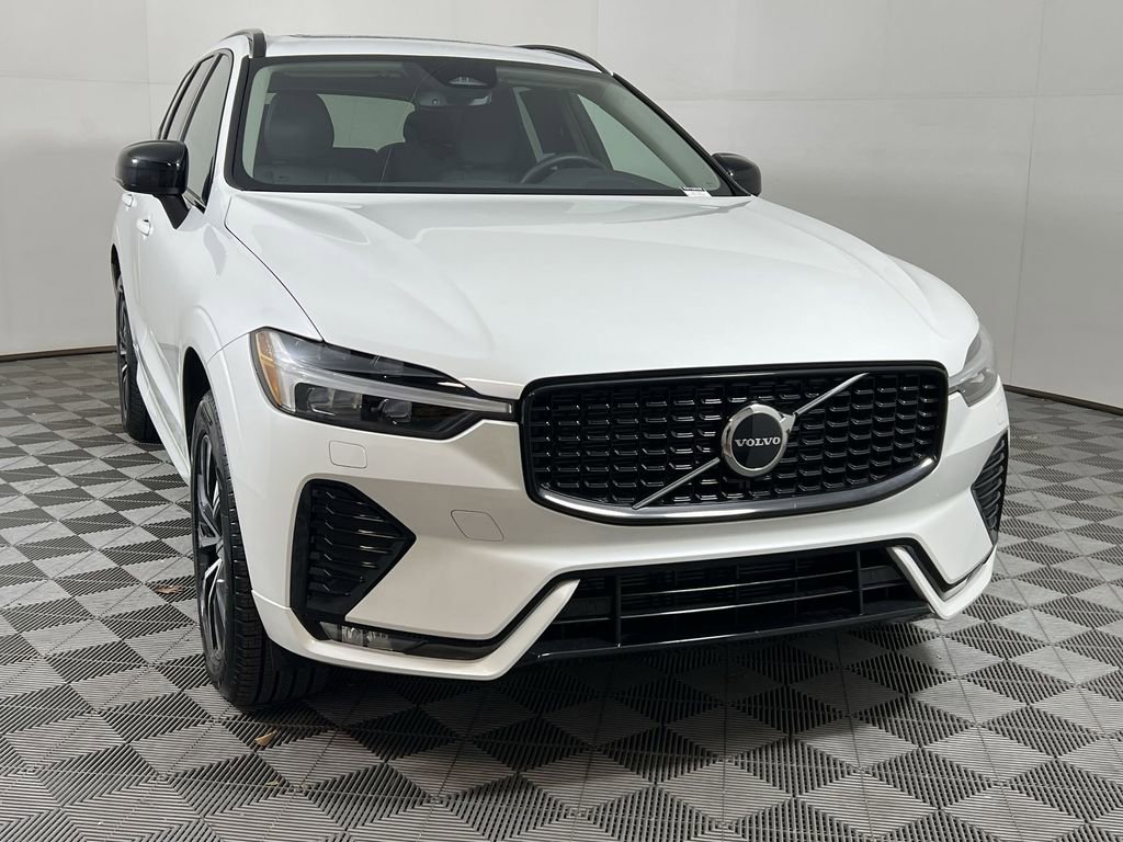 Certified 2025 Volvo XC60 B5 Core w/ Climate Package image 4
