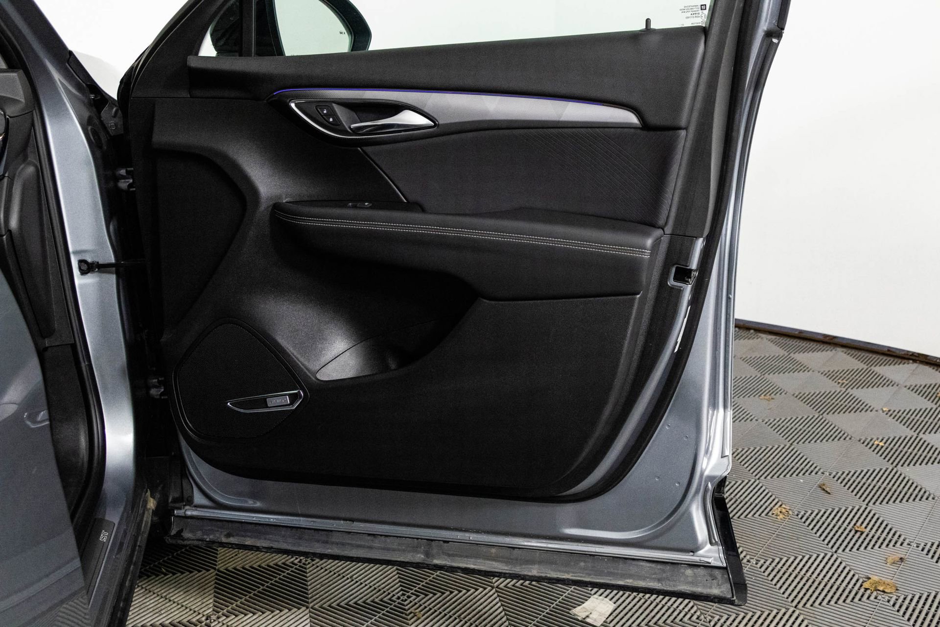 Certified 2024 Buick Envision Sport Touring image 40