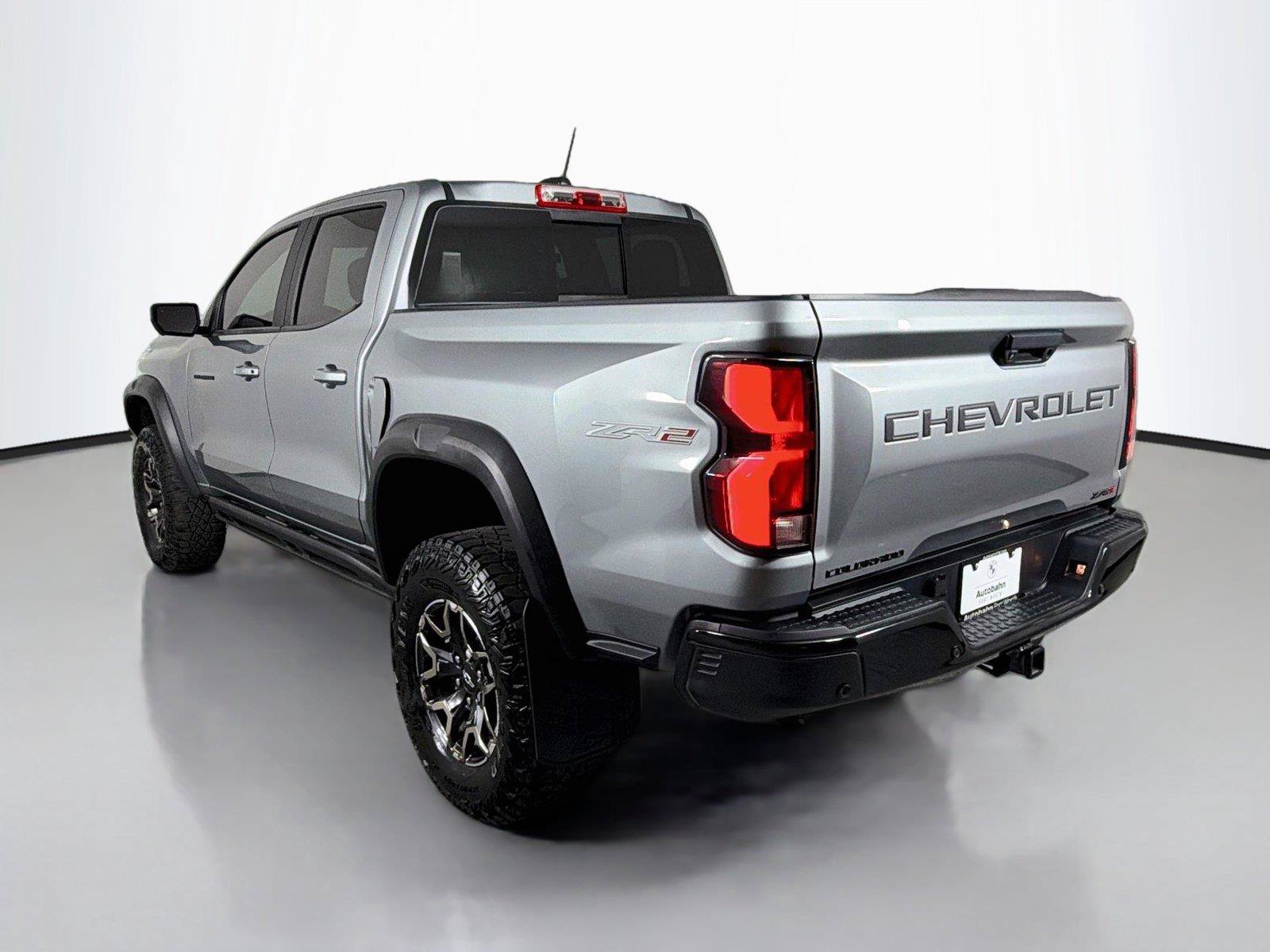 Used 2025 Chevrolet Colorado ZR2 w/ Technology Package AWD/4WD image 7