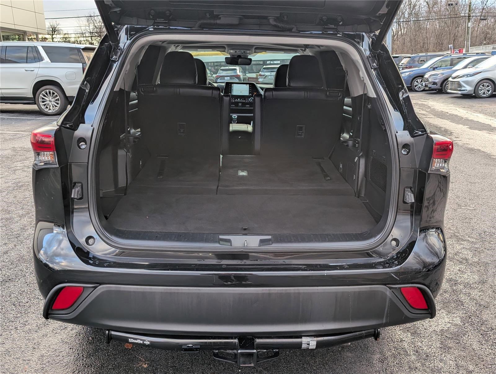 Used 2022 Toyota Highlander XLE image 14