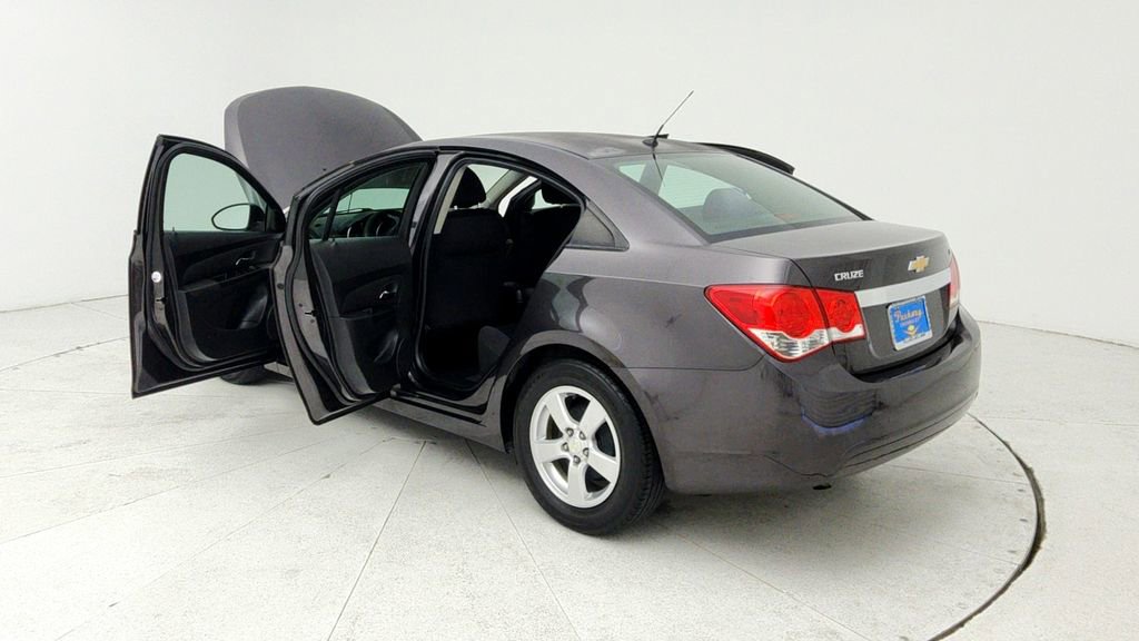 Used 2014 Chevrolet Cruze LT image 12
