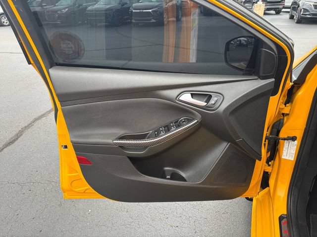 Used 2016 Ford Focus ST w/ Equipment Group 401A FWD image 17