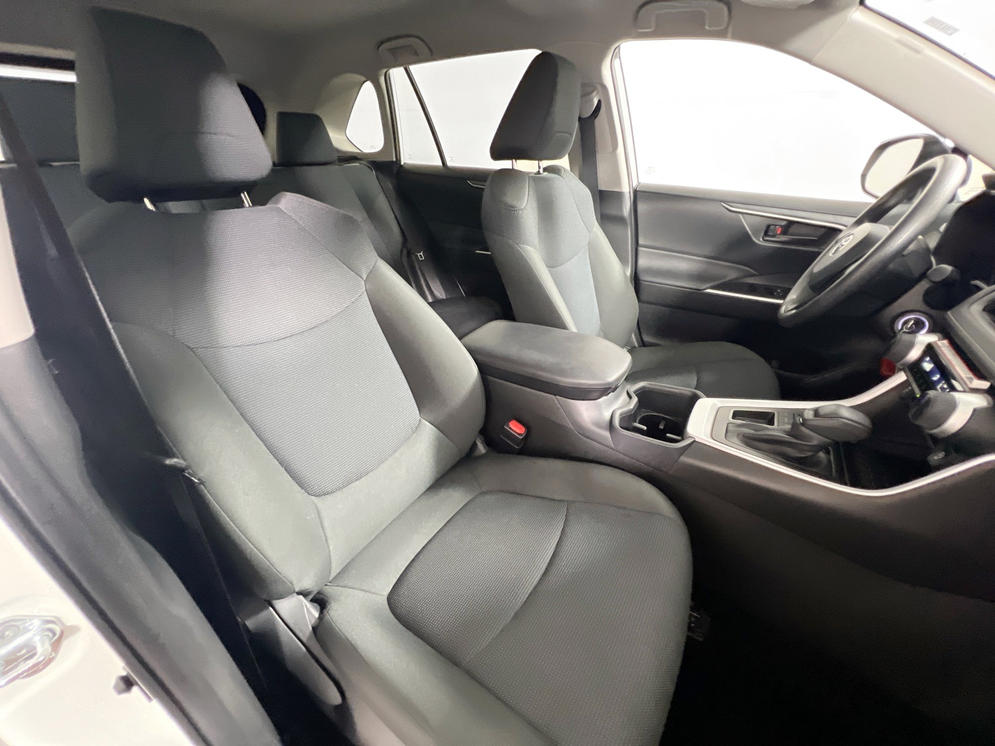 Used 2025 Toyota RAV4 LE FWD image 29