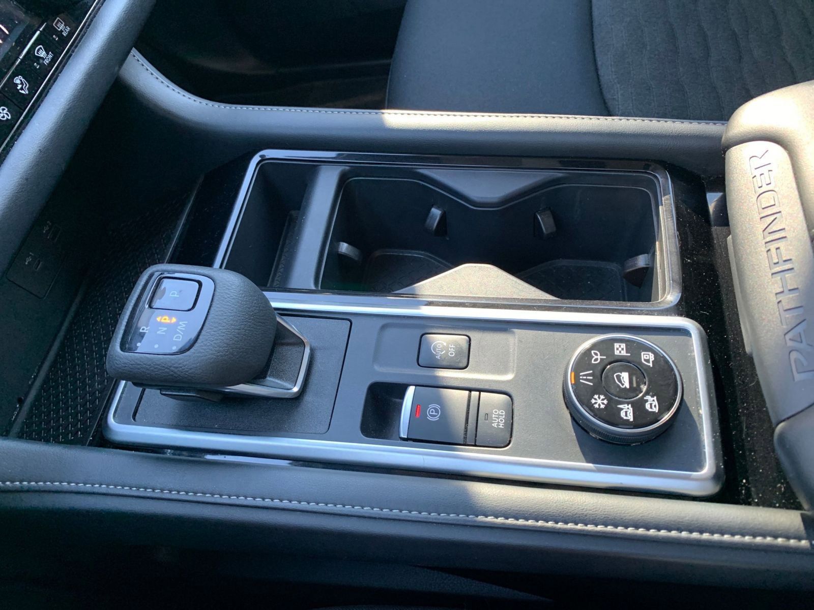 Used 2025 Nissan Pathfinder SV image 44