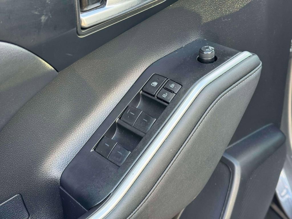 Used 2023 Toyota Highlander XLE image 16