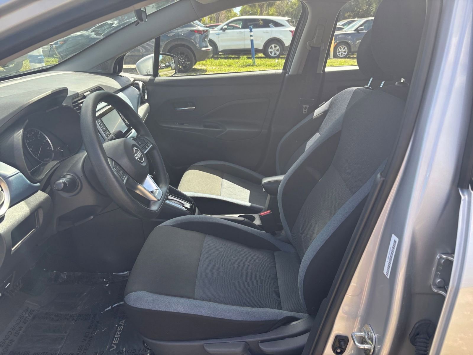 Used 2025 Nissan Versa SV FWD image 28