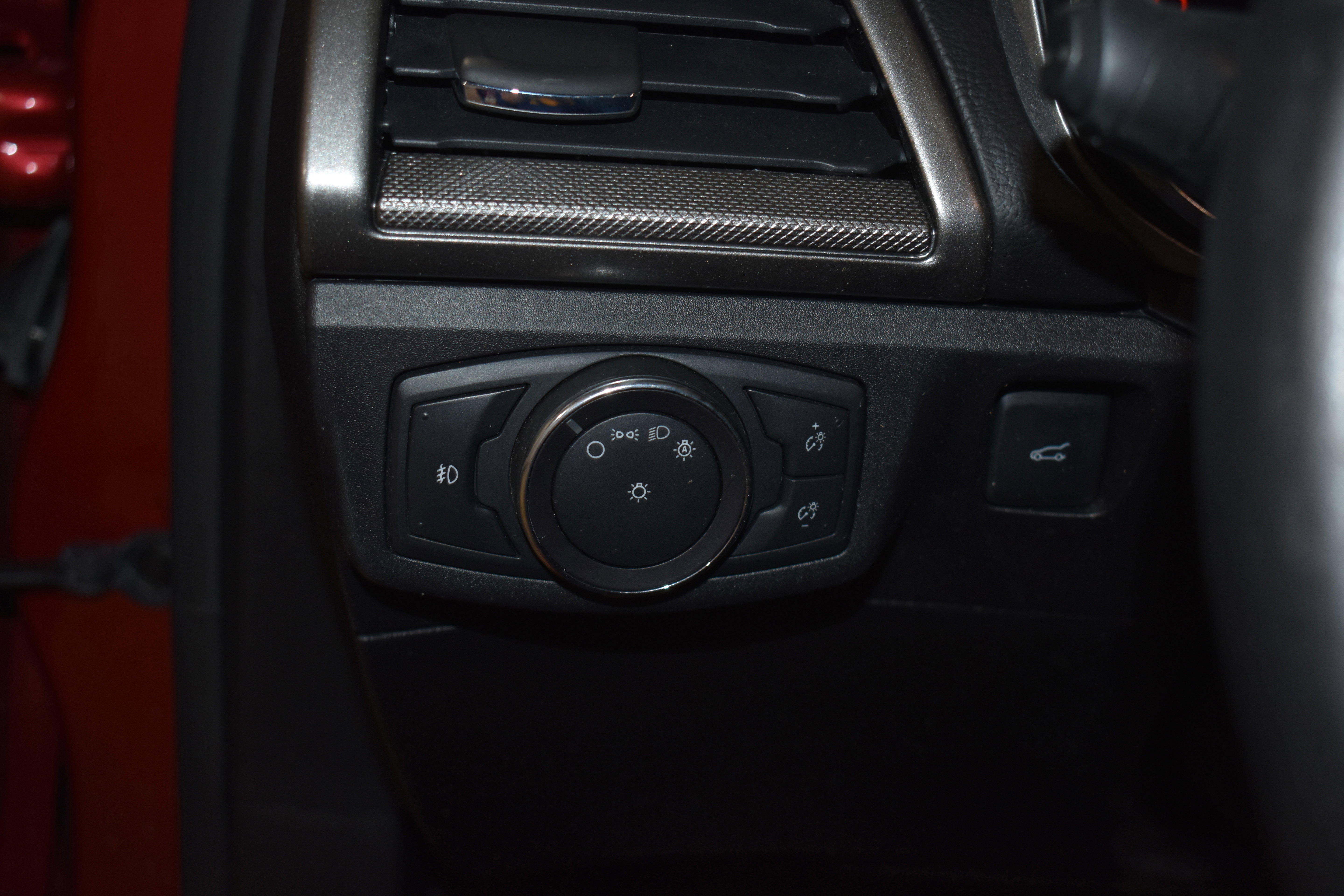 Used 2020 Ford Fusion SE w/ Equipment Group 151A image 15