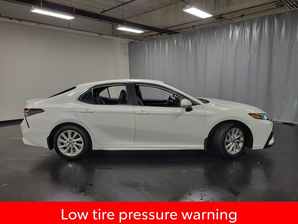Used 2024 Toyota Camry SE FWD image 9