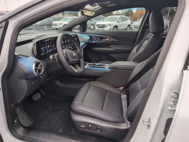 New 2025 Chevrolet Equinox EV LT image 13