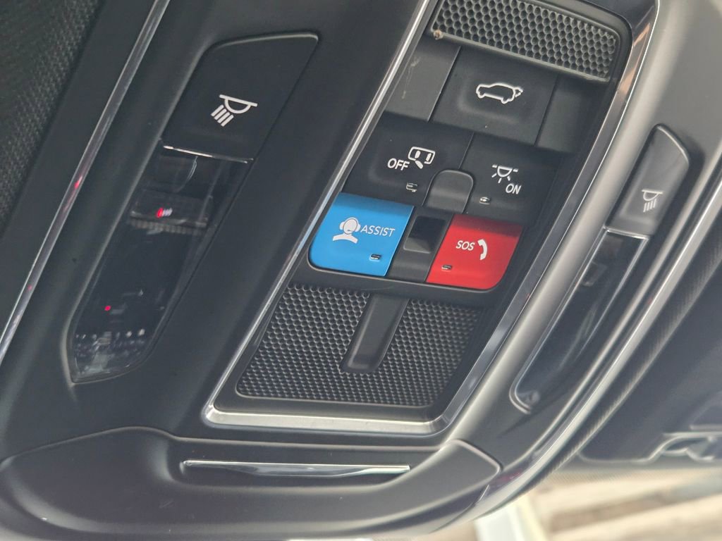 Used 2023 Jeep Grand Cherokee Altitude image 29