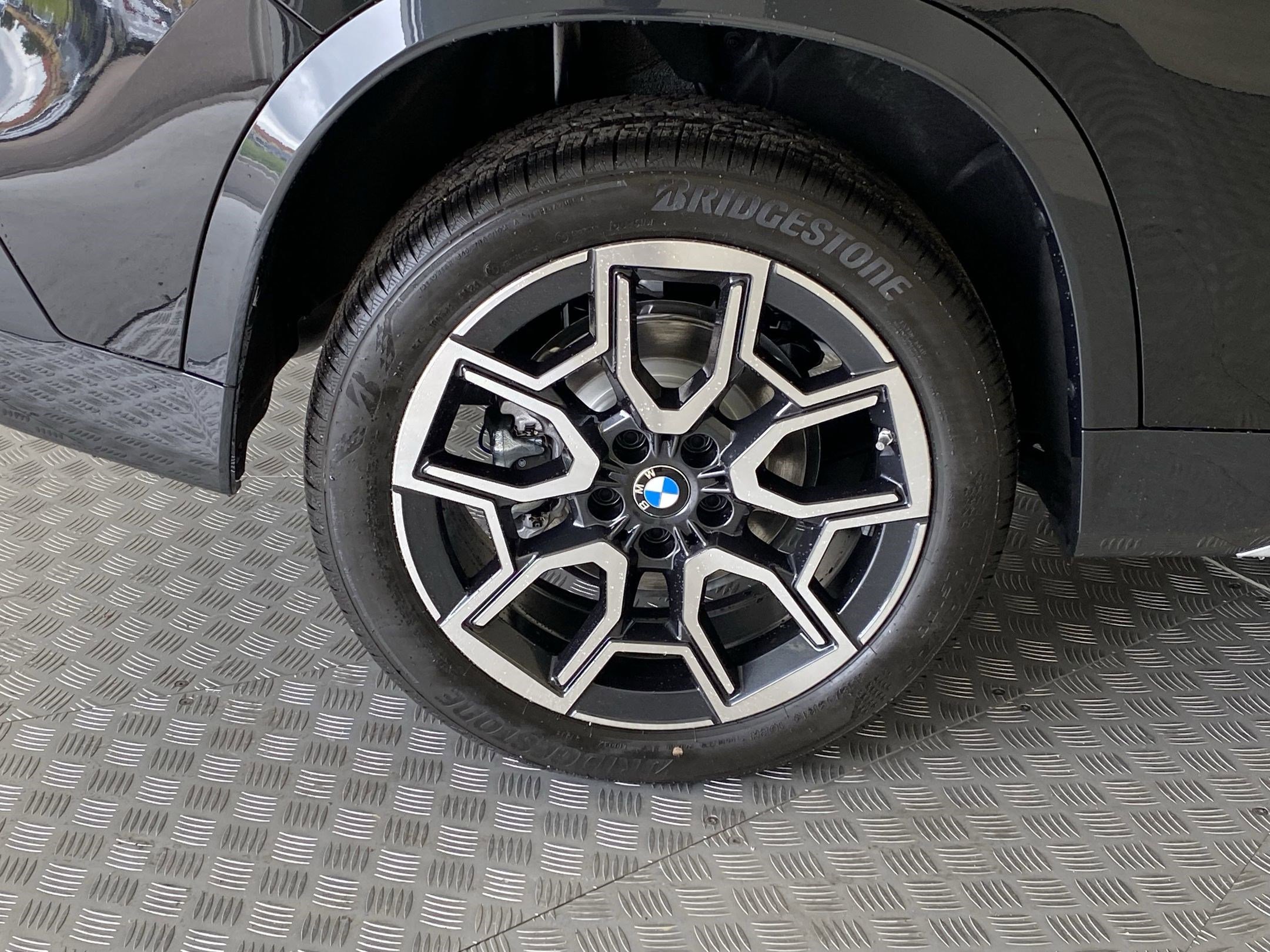 Used 2025 BMW X1 xDrive28i w/ Technology Package image 10