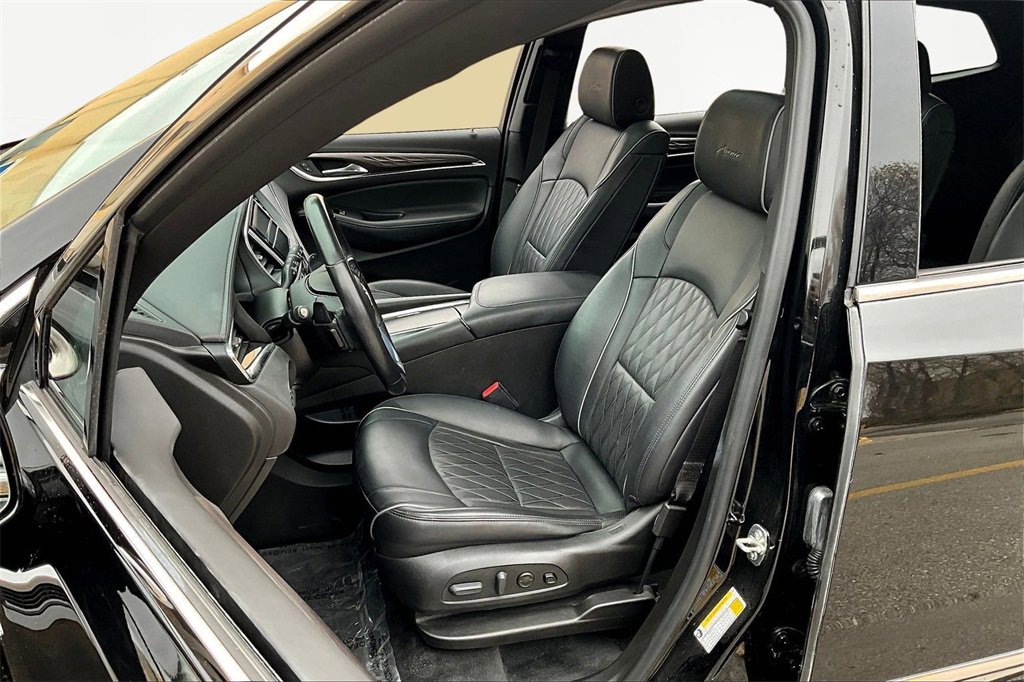 Used 2022 Buick Enclave Avenir w/ Avenir Technology Package image 25