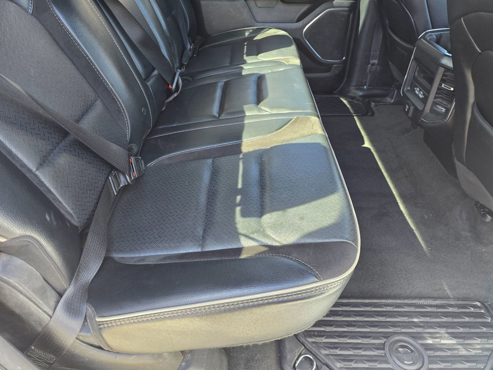 Used 2024 RAM 1500 Laramie AWD/4WD image 14