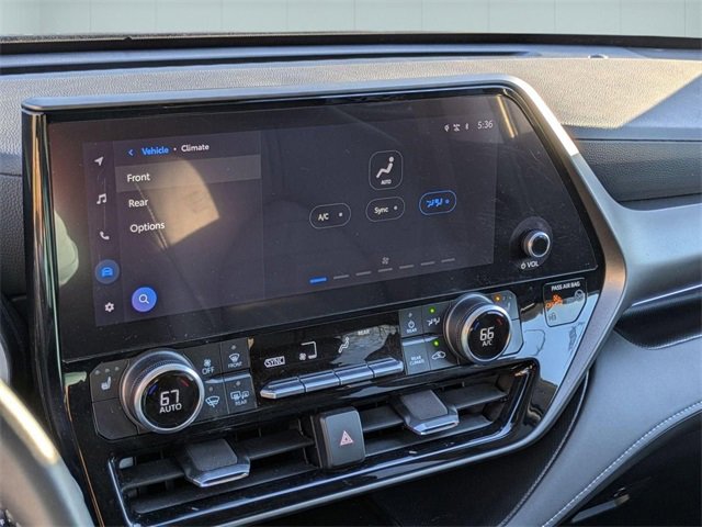 Used 2024 Toyota Highlander XLE image 17