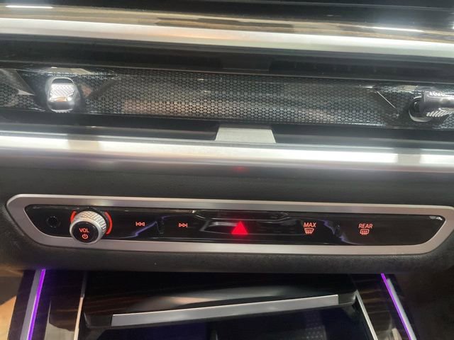 Used 2025 BMW X7 xDrive40i image 16