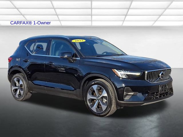 Certified 2023 Volvo XC40 B5 Plus w/ Protection Package Premier image 1