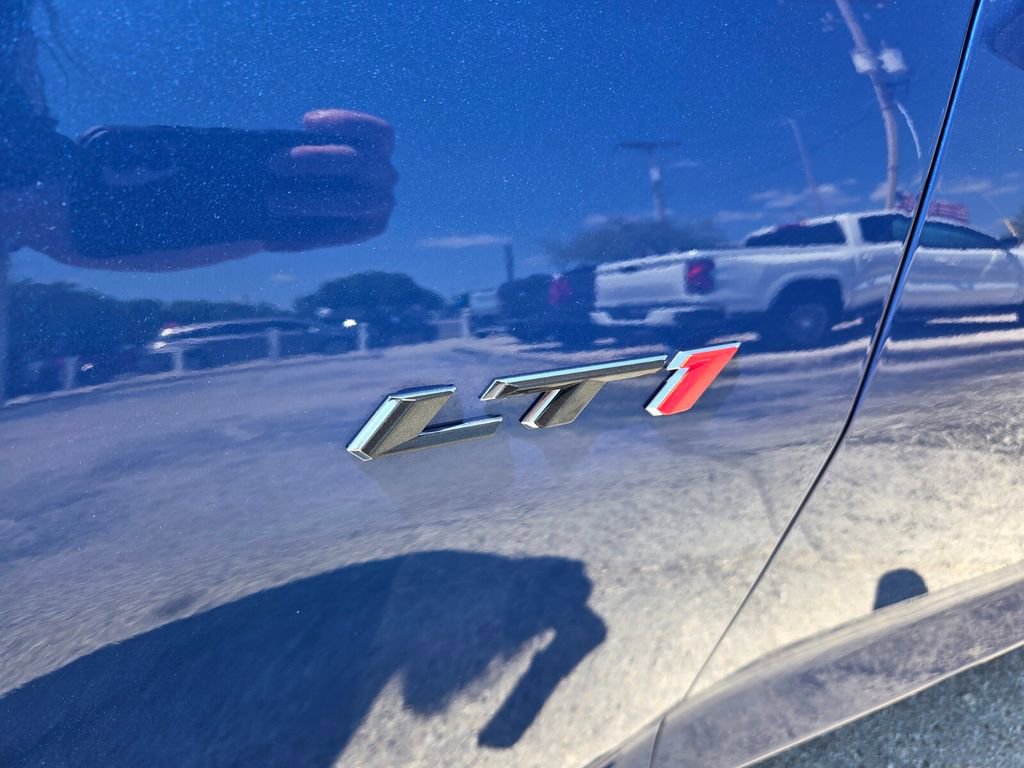 Used 2022 Chevrolet Camaro LT w/ RS Package image 4