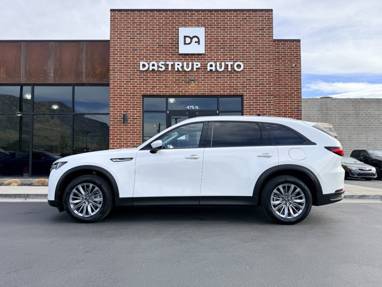 Used 2024 MAZDA CX-90 Plug-In Hybrid w/ Preferred AWD/4WD image 4
