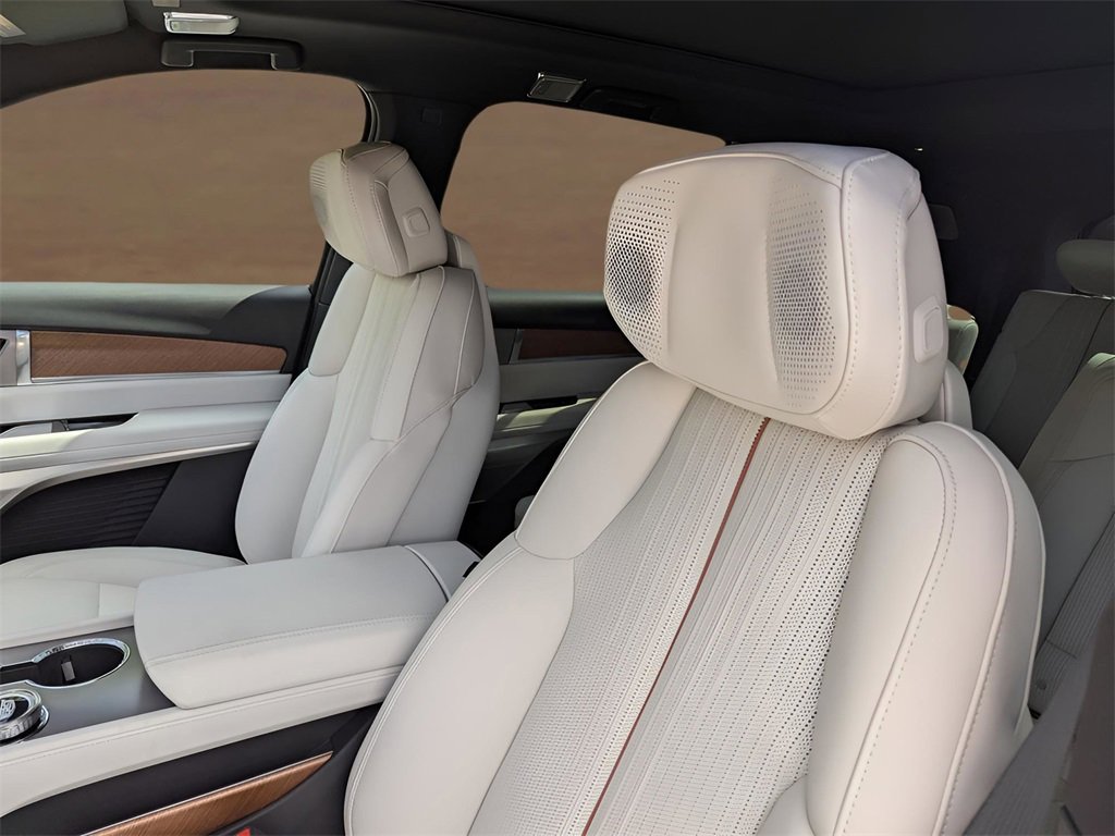 New 2026 Cadillac Vistiq Luxury image 9