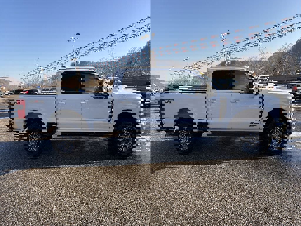 Used 2024 Ford F250 Lariat image 3