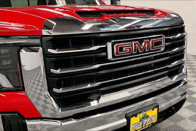 Used 2025 GMC Sierra 2500 SLE w/ SLE Value Package; AWD/4WD image 32