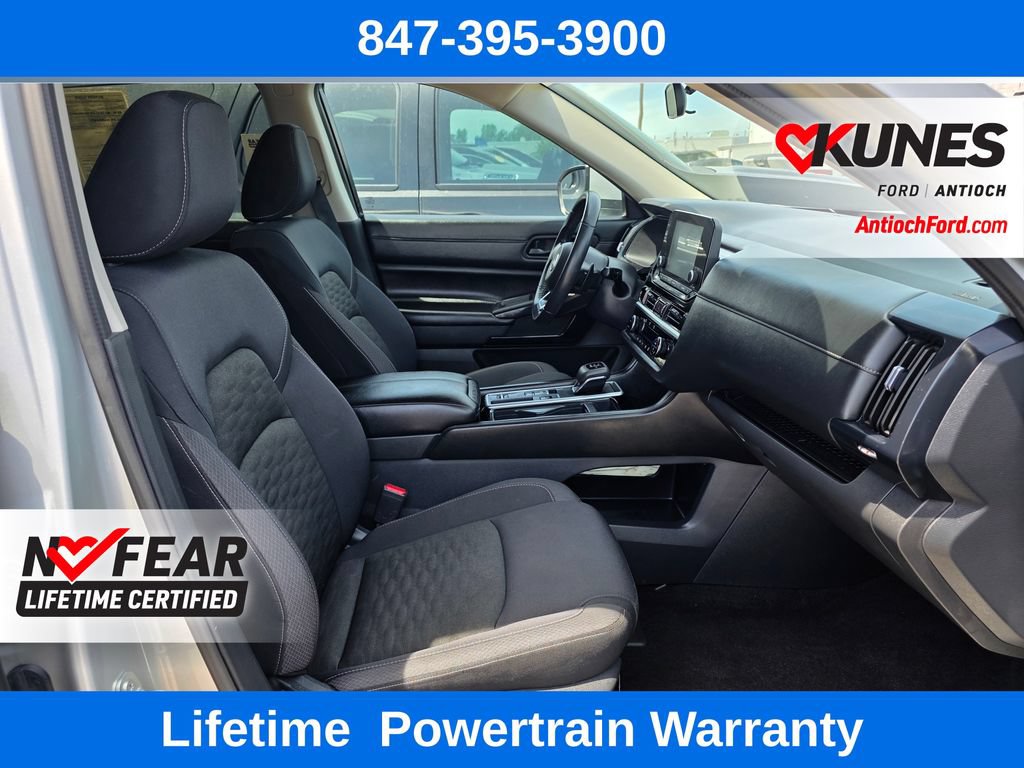 Used 2025 Nissan Pathfinder SV FWD image 37