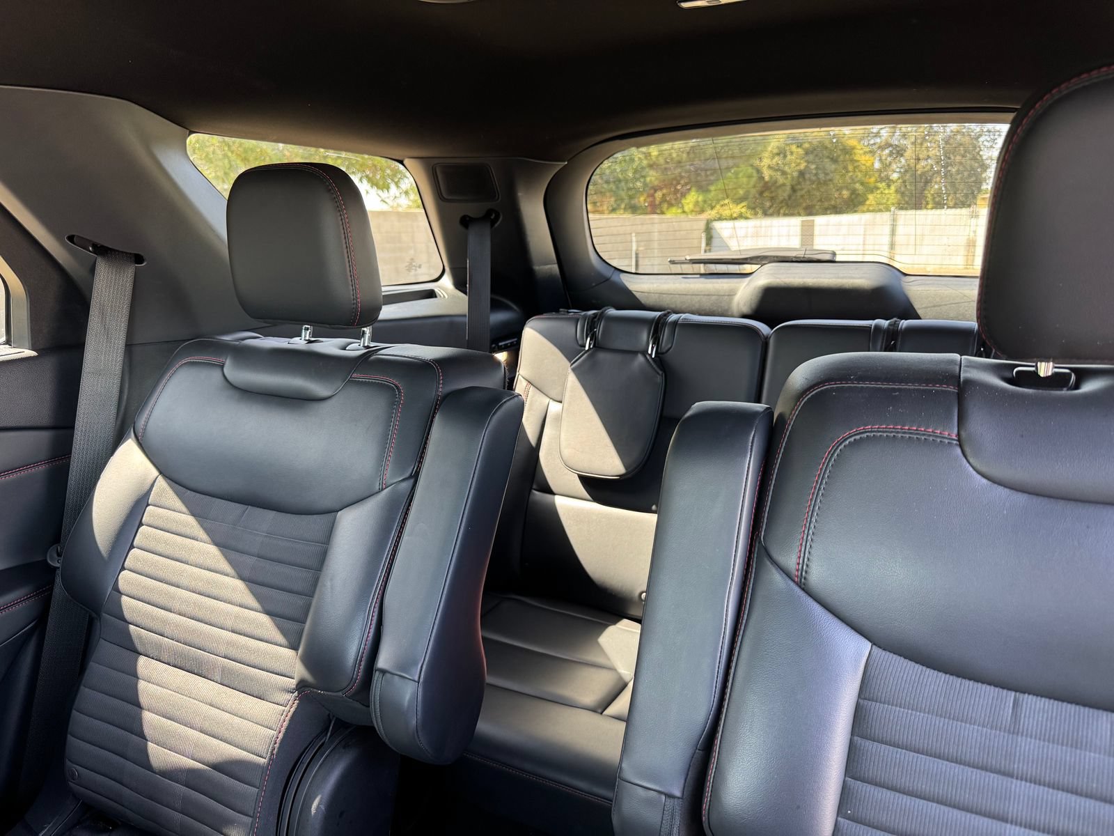 Used 2025 Ford Explorer ST-Line w/ Premium Package RWD image 19