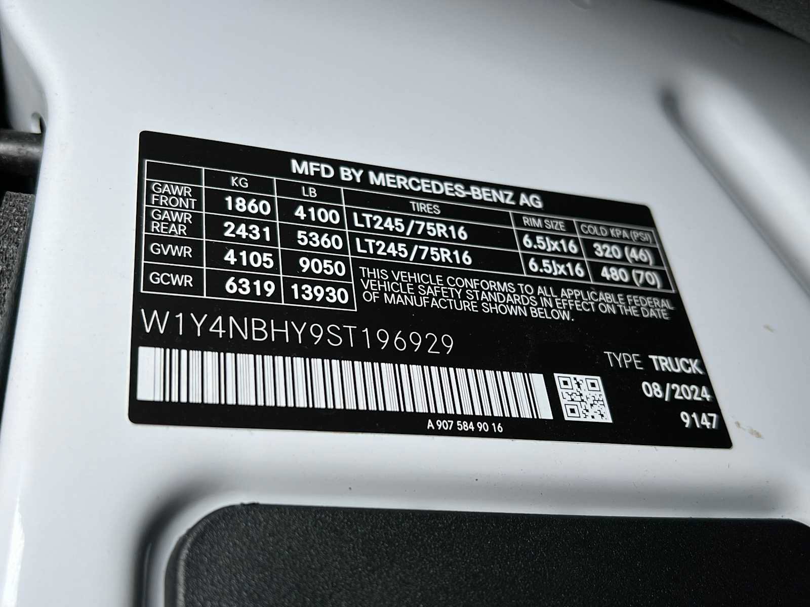 Used 2025 Mercedes-Benz Sprinter 2500 image 40