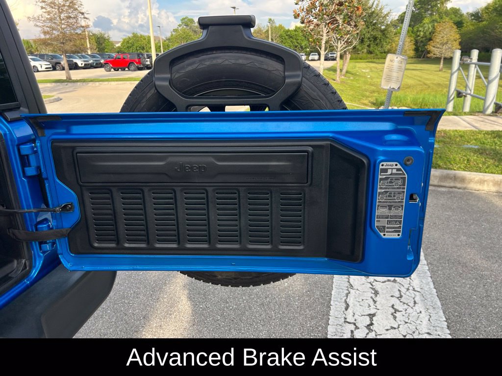 Used 2024 Jeep Wrangler Unlimited Sport AWD/4WD image 11