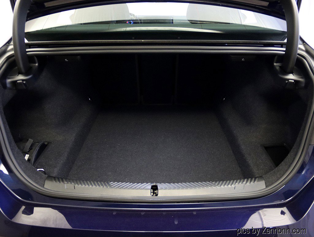 Used 2026 BMW 530i xDrive w/ Premium Package image 31