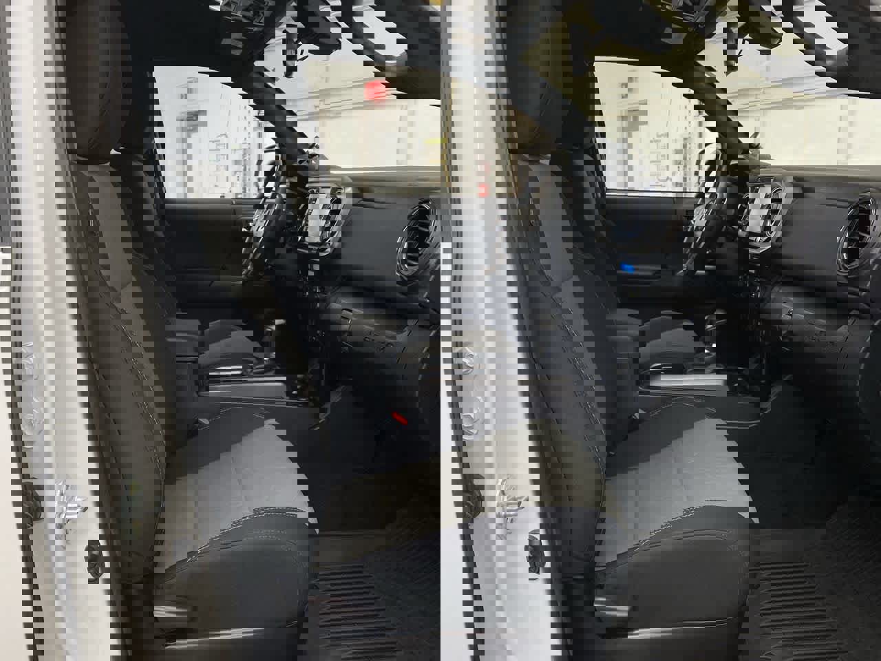 Used 2023 Toyota Tacoma TRD Off-Road image 18