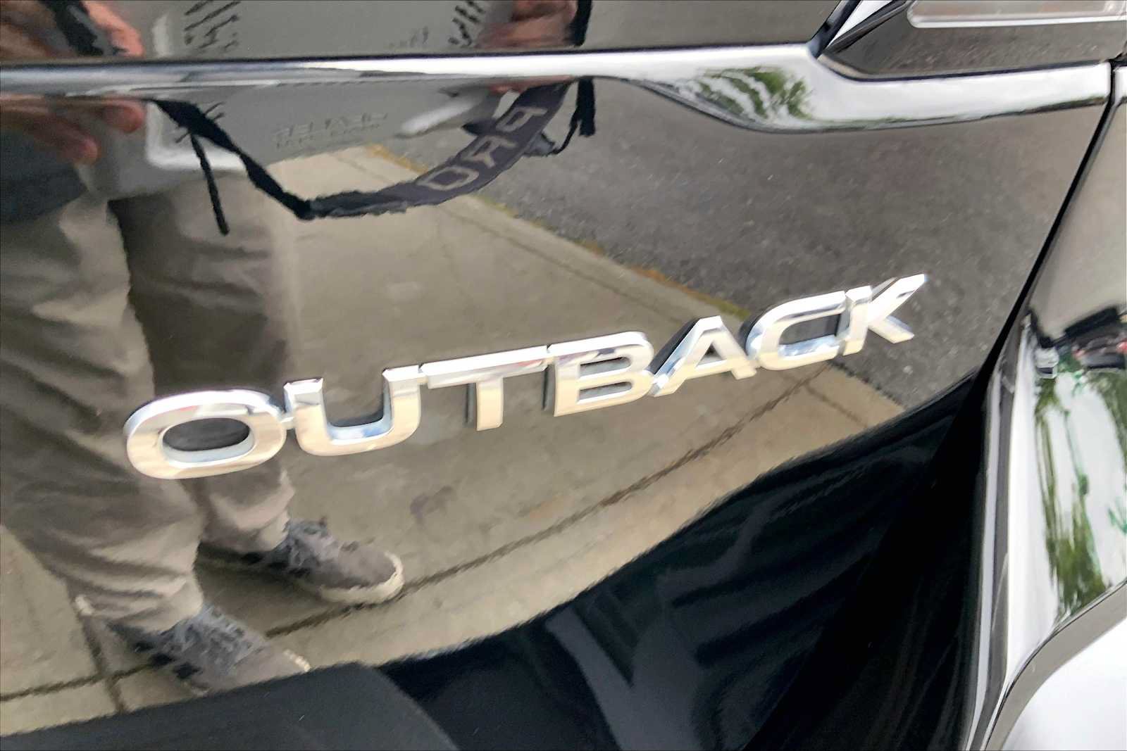 Used 2025 Subaru Outback Limited AWD/4WD image 9