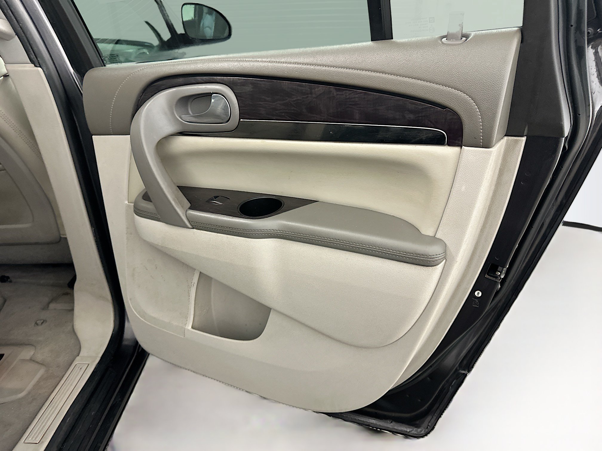 Used 2015 Buick Enclave Leather AWD/4WD image 33
