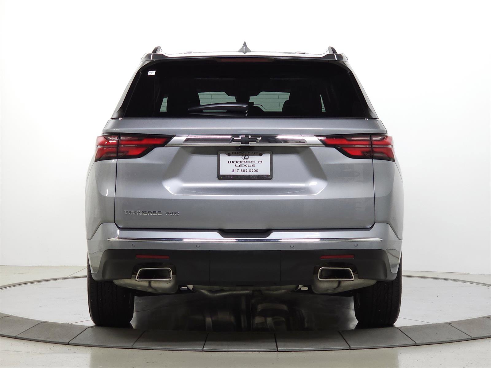 Used 2023 Chevrolet Traverse High Country w/ LPO, Floor Liner Package AWD/4WD image 7