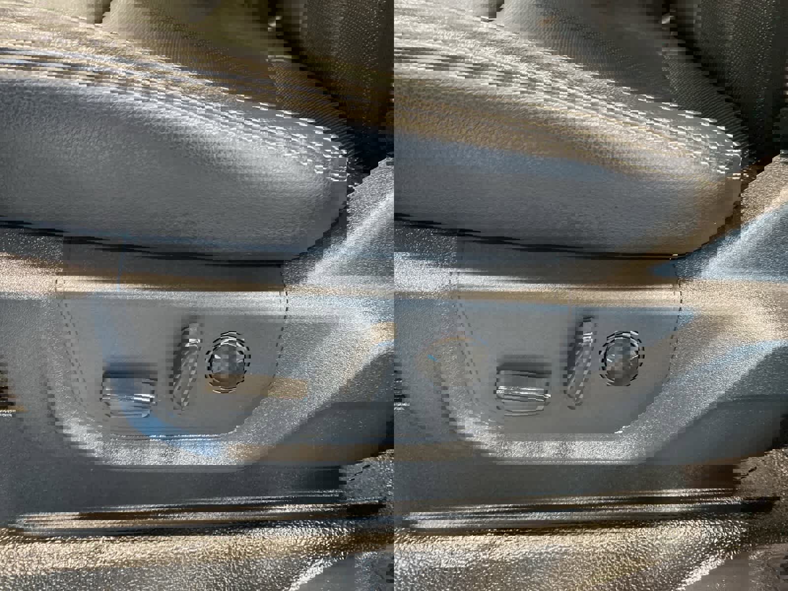 Certified 2022 Ford F350 Lariat w/ Lariat Ultimate Package image 16