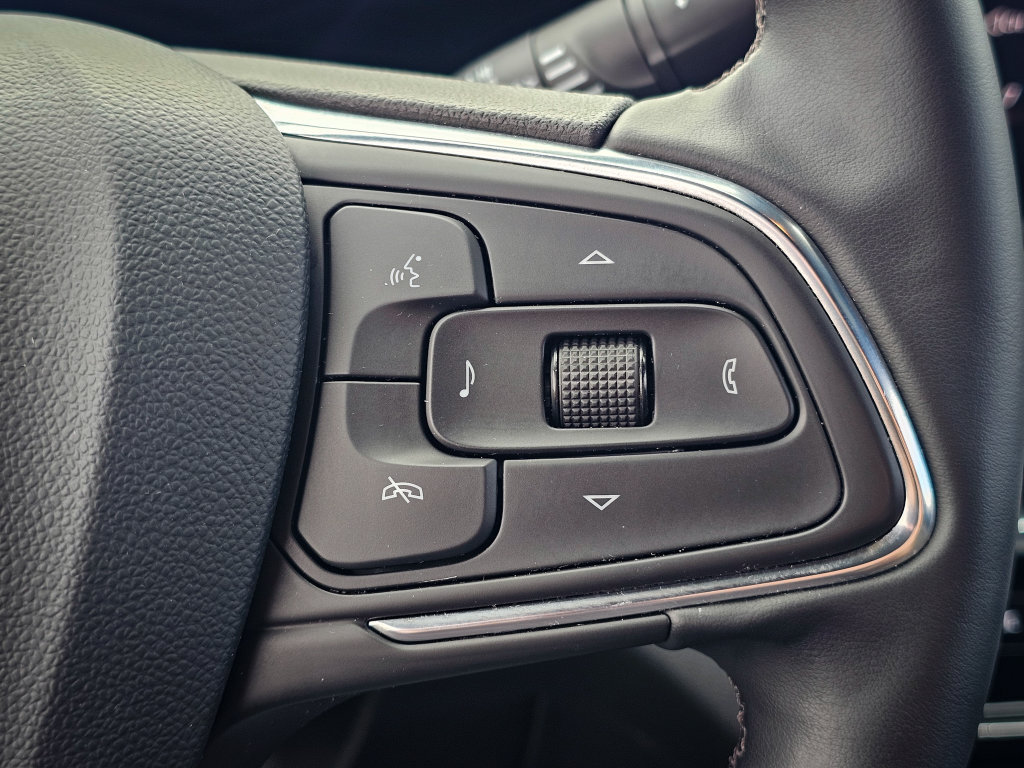 Used 2025 Buick Envista Avenir FWD image 23