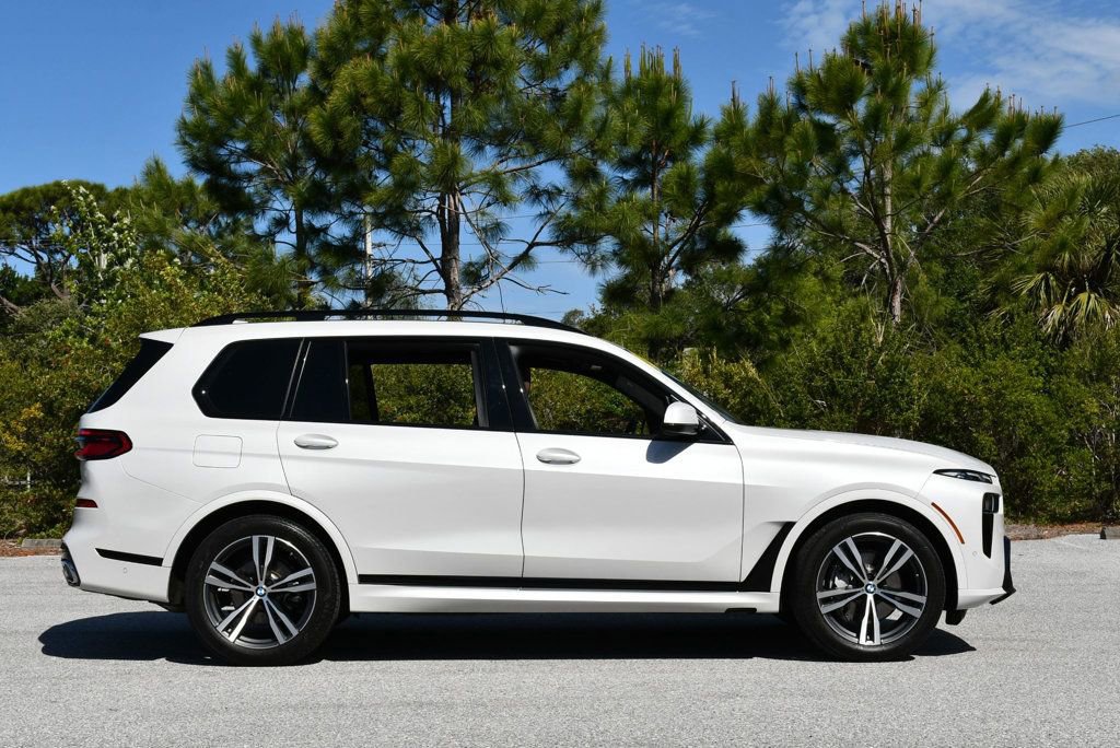 Used 2024 BMW X7 xDrive40i w/ M Sport Package image 35