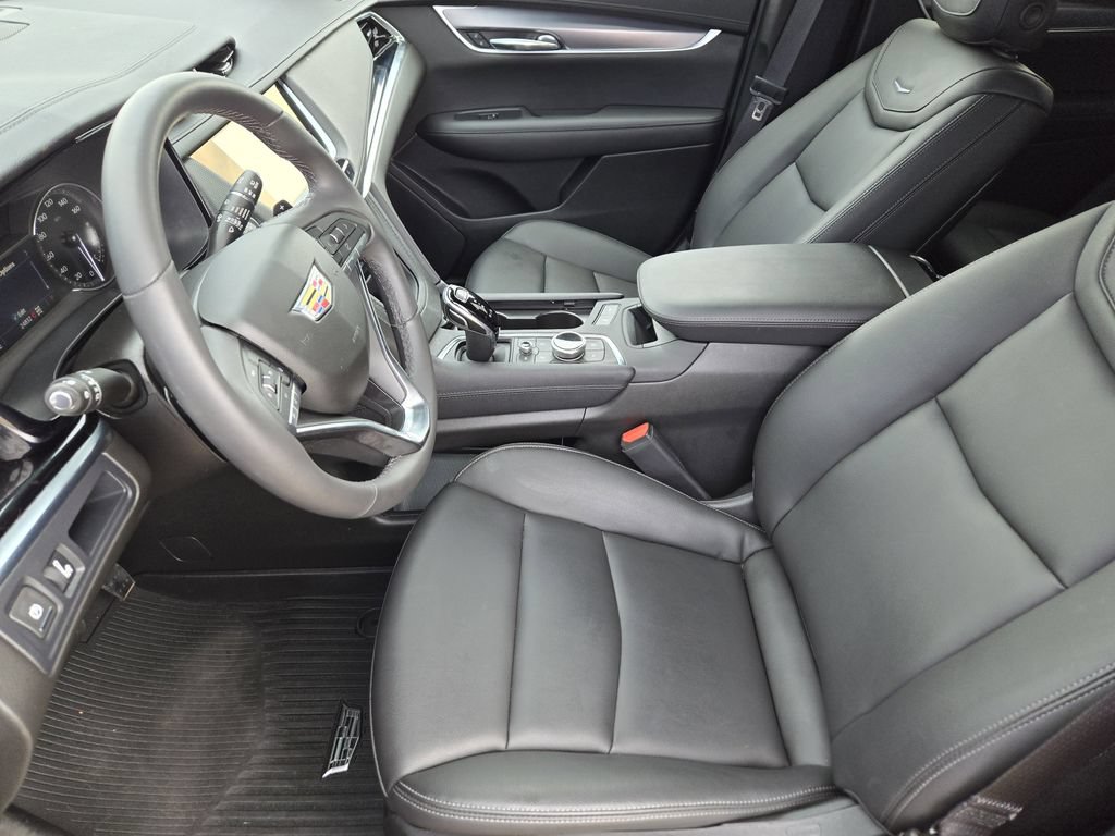 Used 2024 Cadillac XT6 Luxury w/ LPO, Floor Liner Package AWD/4WD image 8