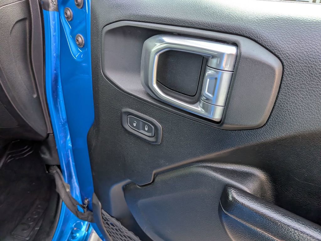 Used 2021 Jeep Gladiator Willys image 26