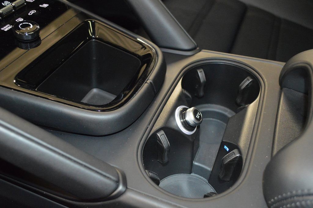 Certified 2024 Porsche Cayenne Coupe image 33