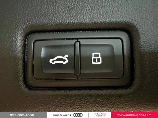 Used 2025 Audi Q5 Premium Plus w/ Premium Plus AWD/4WD image 11