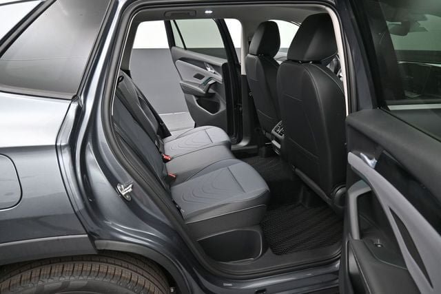 New 2026 Volkswagen Tiguan SE FWD image 13