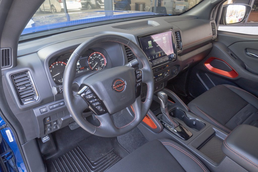 Used 2024 Nissan Frontier PRO-4X w/ Technology Package image 9