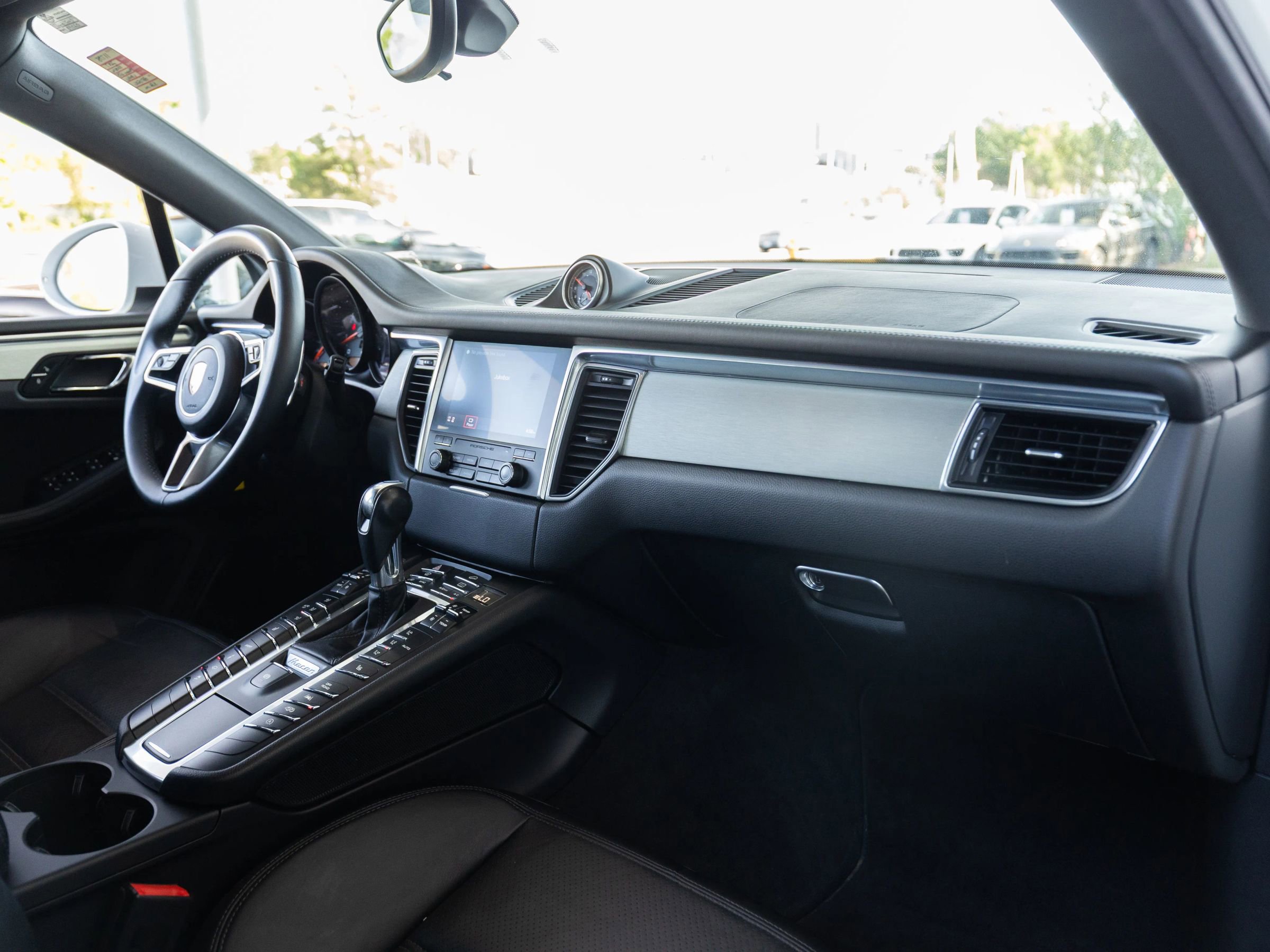 Used 2017 Porsche Macan GTS AWD/4WD image 23